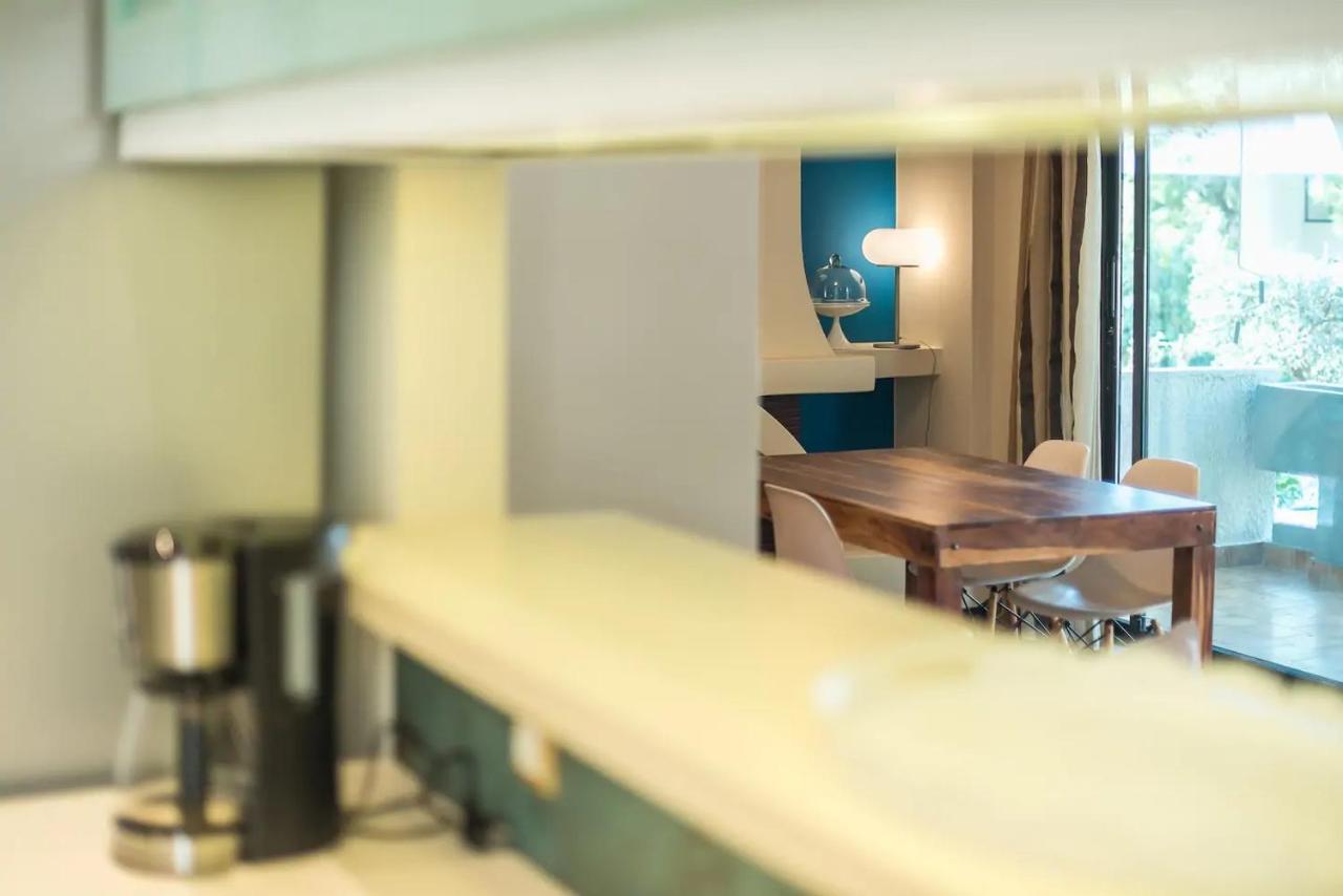 Glyfada Glass-Walled Designed Apt Athen Exterior foto